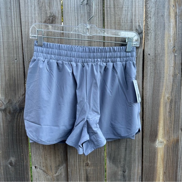 NWT Beyond Yoga Stretch Woven In Stride Lined Short Size XS - Picture 1 of 7
